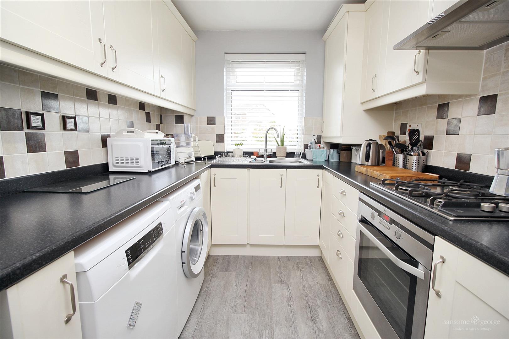 Mackay Close, Calcot, Reading